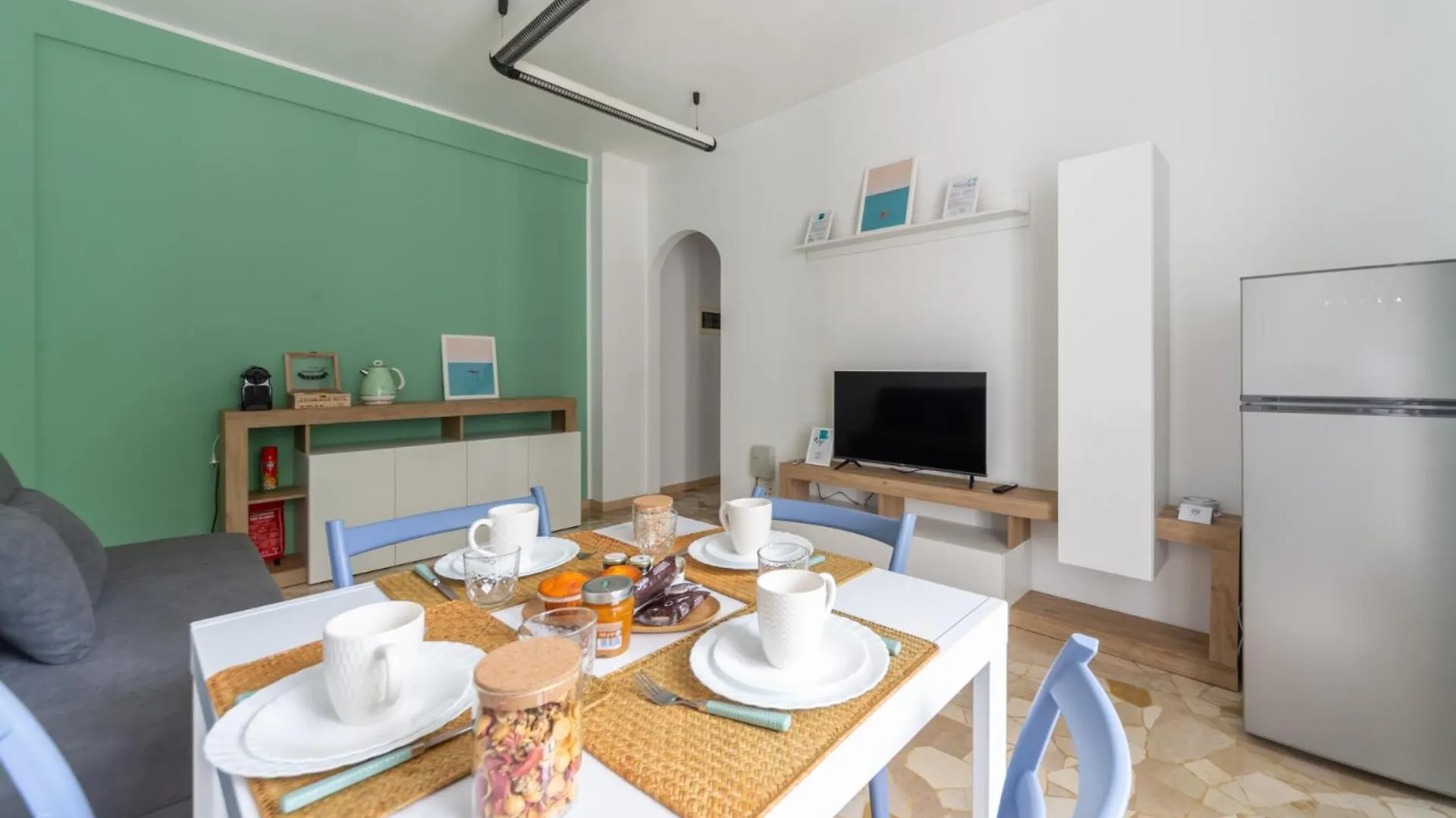 Milan Style Apartment In Great Location